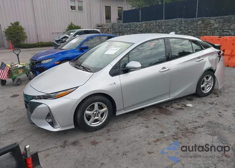 2017 Toyota Prius Prime z USA, uszkodzony, nr VIN JTDKARFP8H3018304